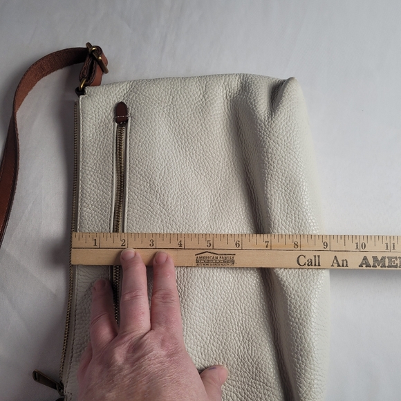 Fossil Kinsley Ivory Brown Leather Crossbody Bag - Picture 5 of 16
